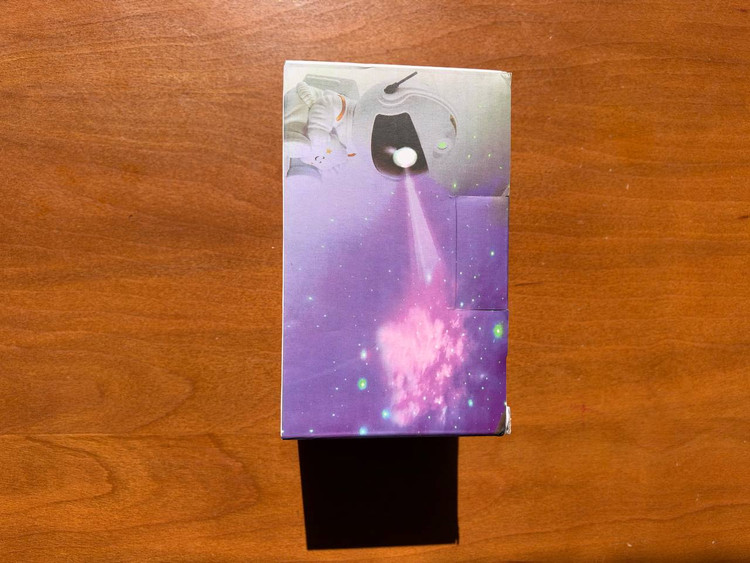 چراغ خواب کهکشانی فضانورد Astronaut Nebula Projector | مدل نشسته گیتار به دست با ریموت کنترل